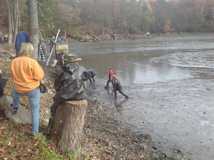 další pohled na vypuštěný rybník...